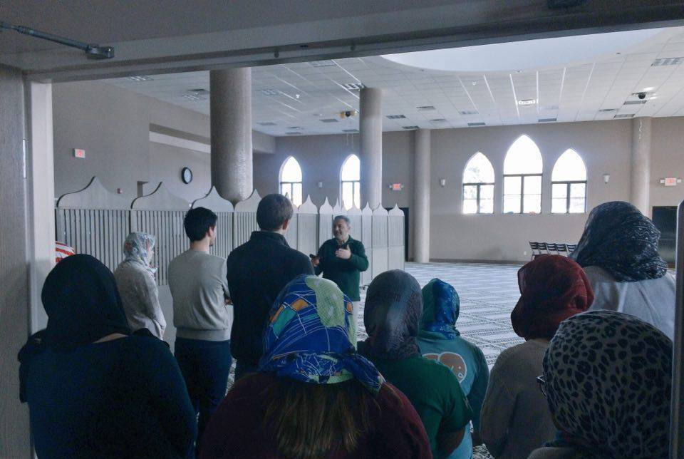 Students visit Masjid at Tawheed